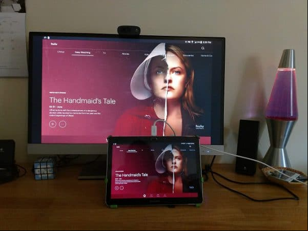 Cómo conectar cualquier teléfono o tableta a tu televisor mediante USB