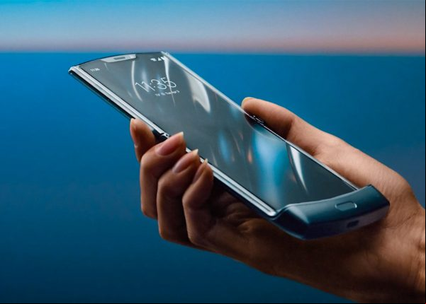 Motorola resucita el móvil Razr como un Android plegable